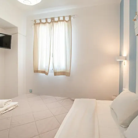 Livadia Seaside 1 Apartman Párosz